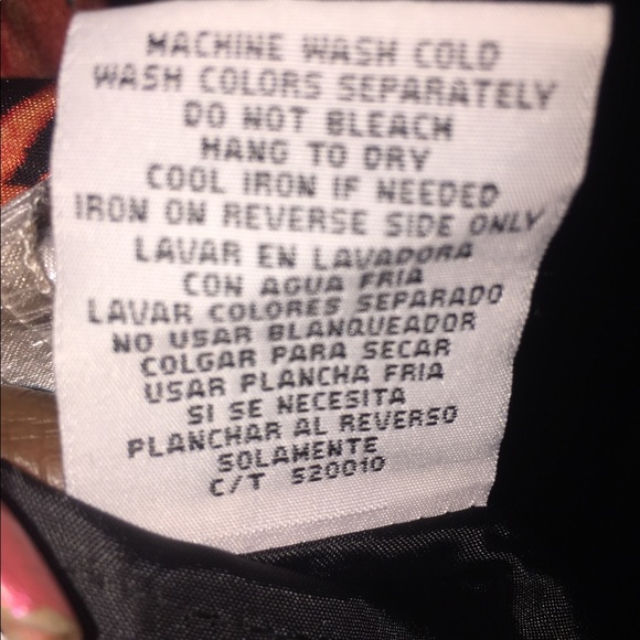 PRETTY FLORAL PATTERN DRESS💃🏾👗. EUC - Picture 6 of 6